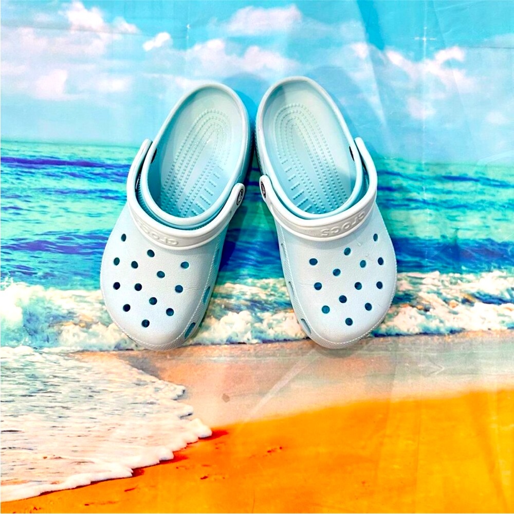 Crocs Size 8